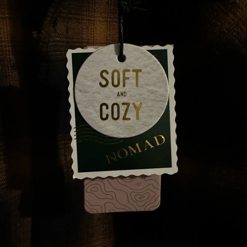 Nomad mens button